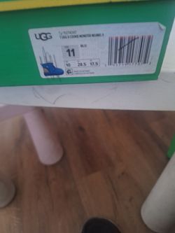 Uug cookie cookie monster  shoe size 11