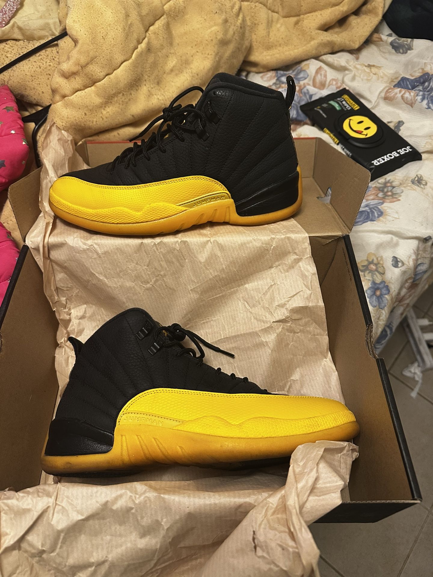 Air Jordan Retro 12 Black/University Gold