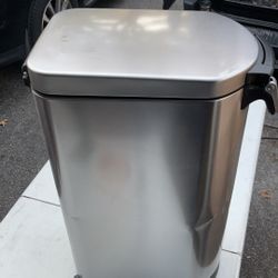 Pet food Storage - SimpleHuman 30 Quart 