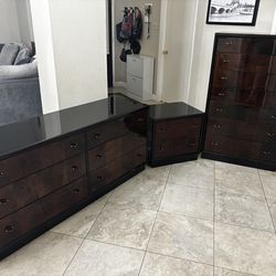 The Henredon Scene Three (III) bedroom set is a luxury vintage collection