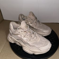 Kids adidas Originals Ozweego trainers in Beige-size 11