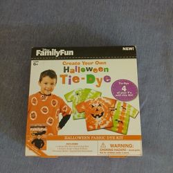 Disney Family Fun Create  Your Halloween Tie-Dye NEW
