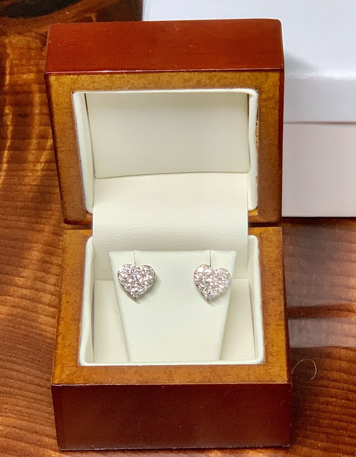 1.00 ct 14kt White Gold Diamond Heart Earrings