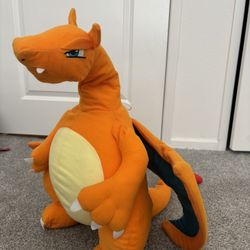 Pokémon Charizard Plush 