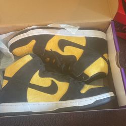 Nike Dunk REVERSE GOLDENROD 9.5