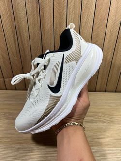Nike Vomero 18 NBY