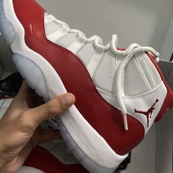 Jordan 11 cherry size 10