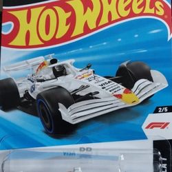 2026 Hot Wheels VISA CASH APP RACING BULL FORMULA ONE F1 D Case
