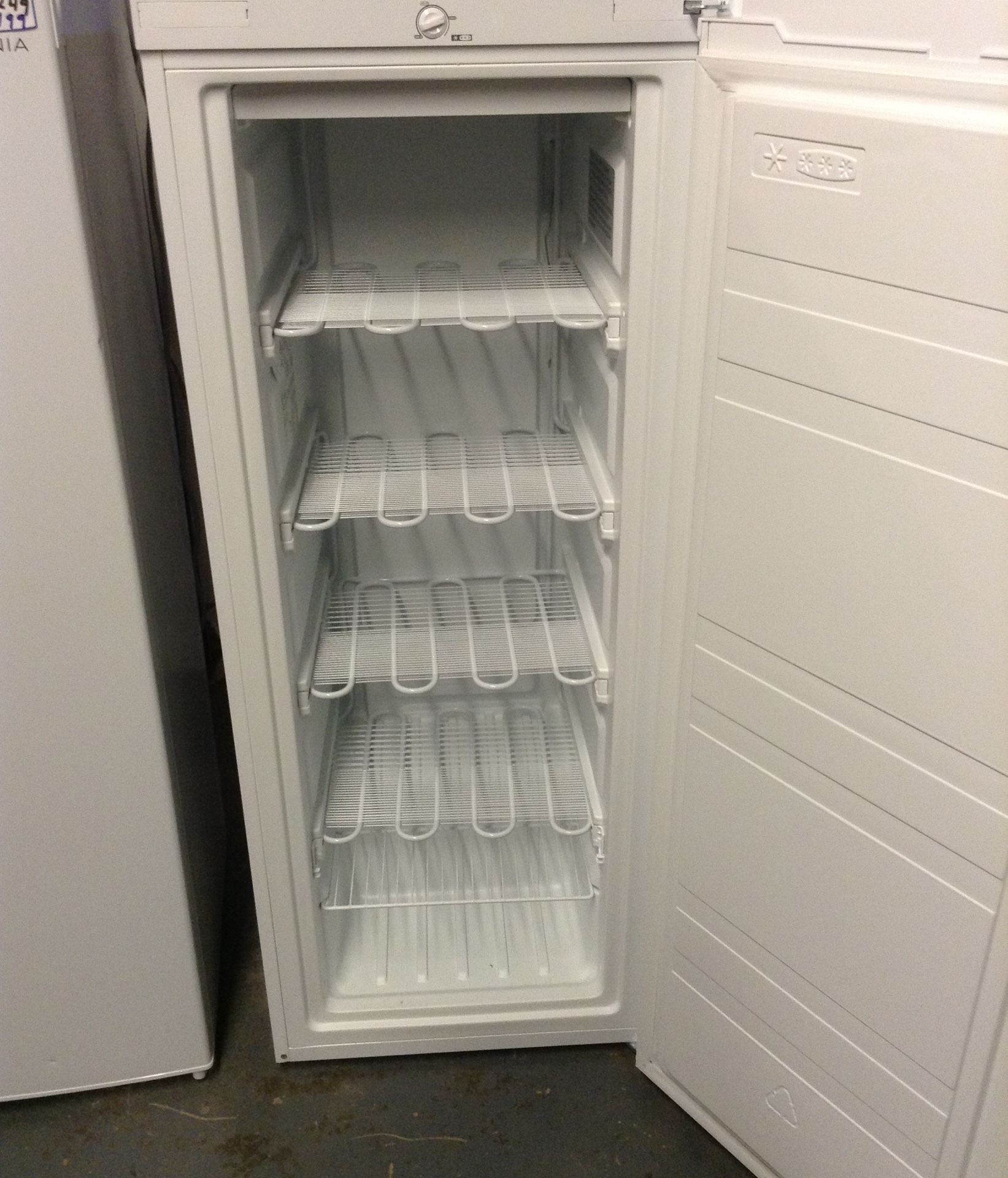 New insignia freezer w/warranty