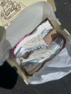 Vandy the pink vanilla asics   10.5