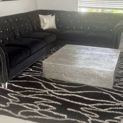 VELVET SECTIONAL in Black 🖤