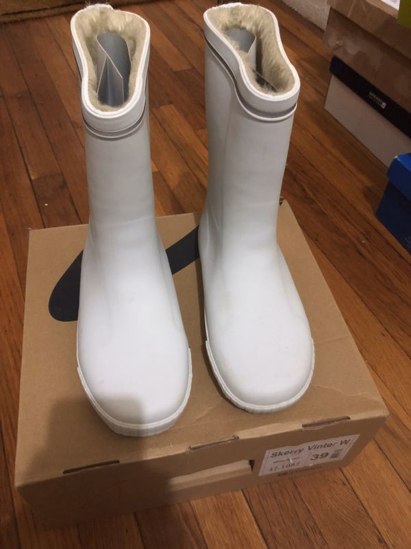 Women’s Tretorn Snow Rain Boots size 8.5