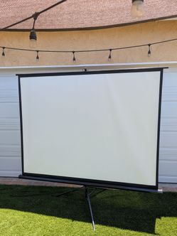 Projector screen with tripod