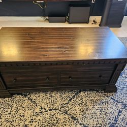 Solid Wood Lift-Top Coffee Table with Hidden Storage