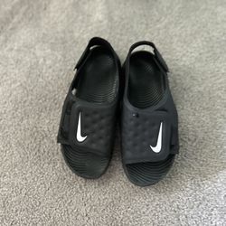 13 Nike Sandal 
