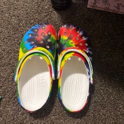 Tie-Dye Clogs / Croc-Style Shoes – Multicolor – Unisex