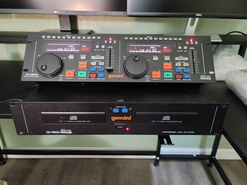 Gemini CD-9800 Professional Dual CD Mixer With DJ Controller