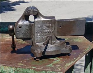 REED Bench vice from 1950S