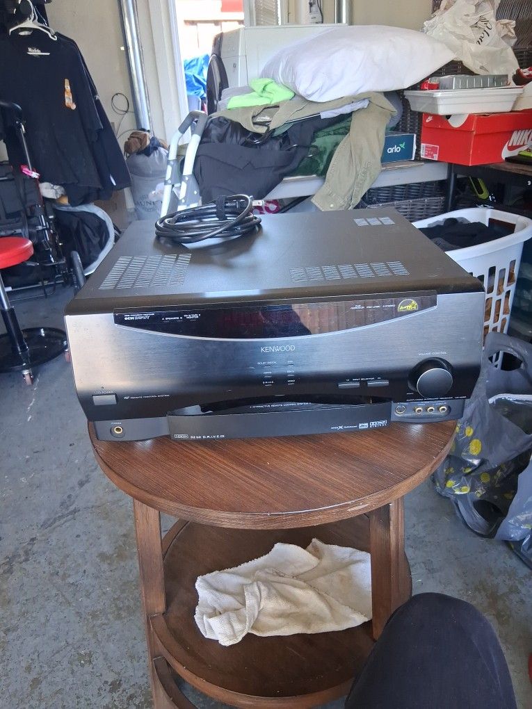 Kenwood Sovereign VR-5900 A/V Receiver.