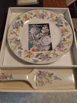 ANDREA BY SADEK CAKE PLATE AND SERVER ALICE PATTERN