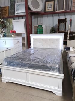 Queen Bed with Chest of Drawers / Bedframes and Bedroom Sets with Mattresses