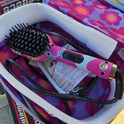 Urban Outfitters Eva NYC Mini Healthy Heat Thermal Straightening Brush