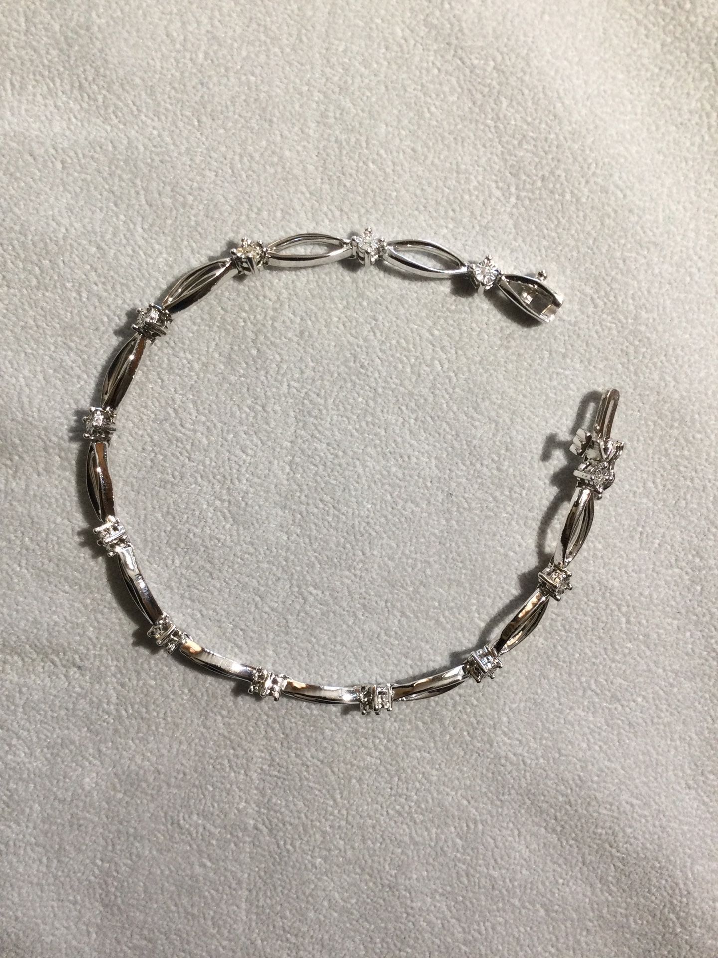 1/6 CT Diamond Gold Bracelet