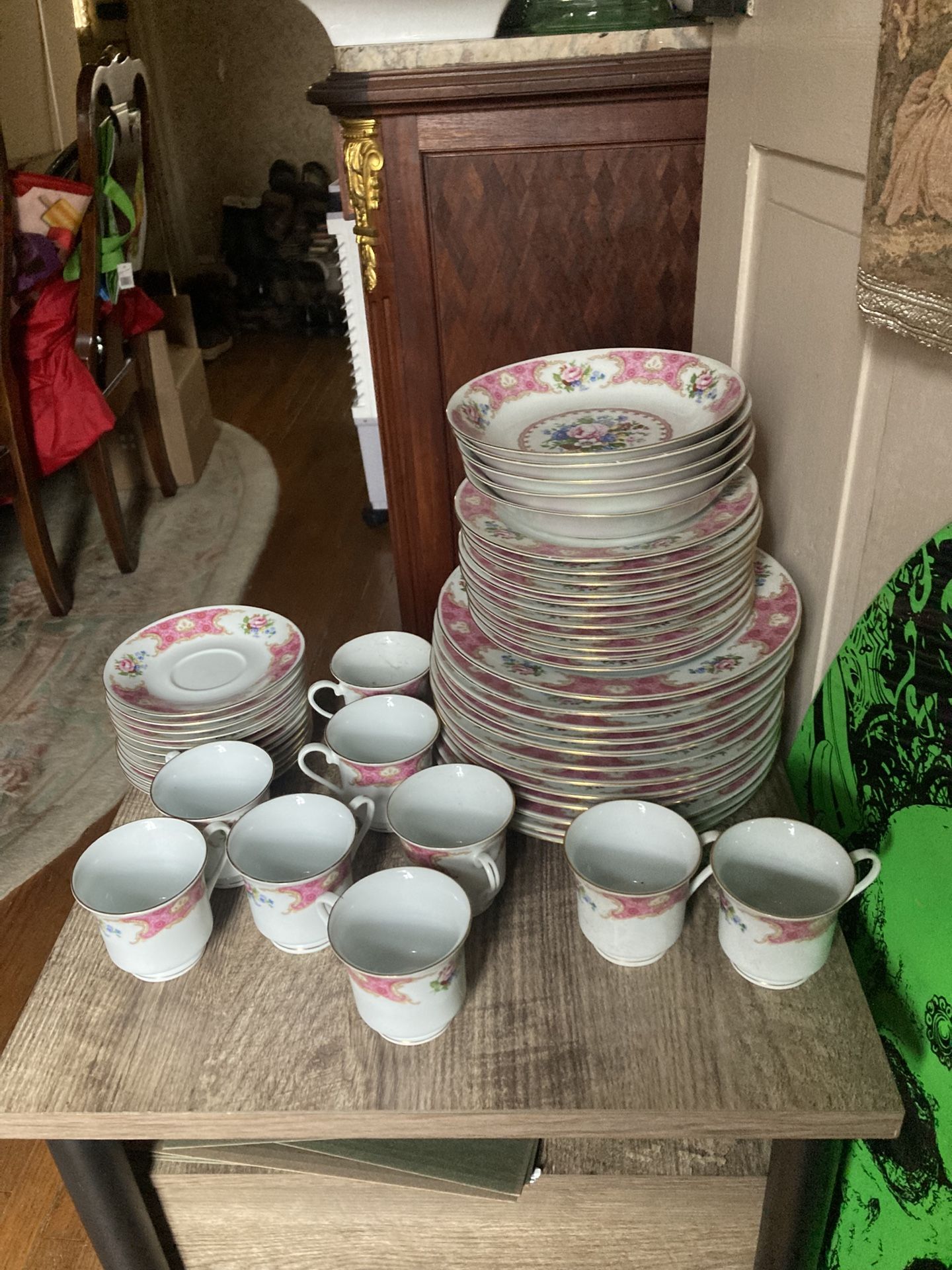 Remington By Red Sea Set Pink Floral Dinnerware 