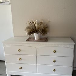 Dresser, with 6 drawers