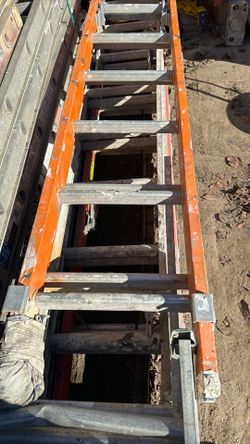 Escalera de 16 pies 160 por ella de fibra de vidrio