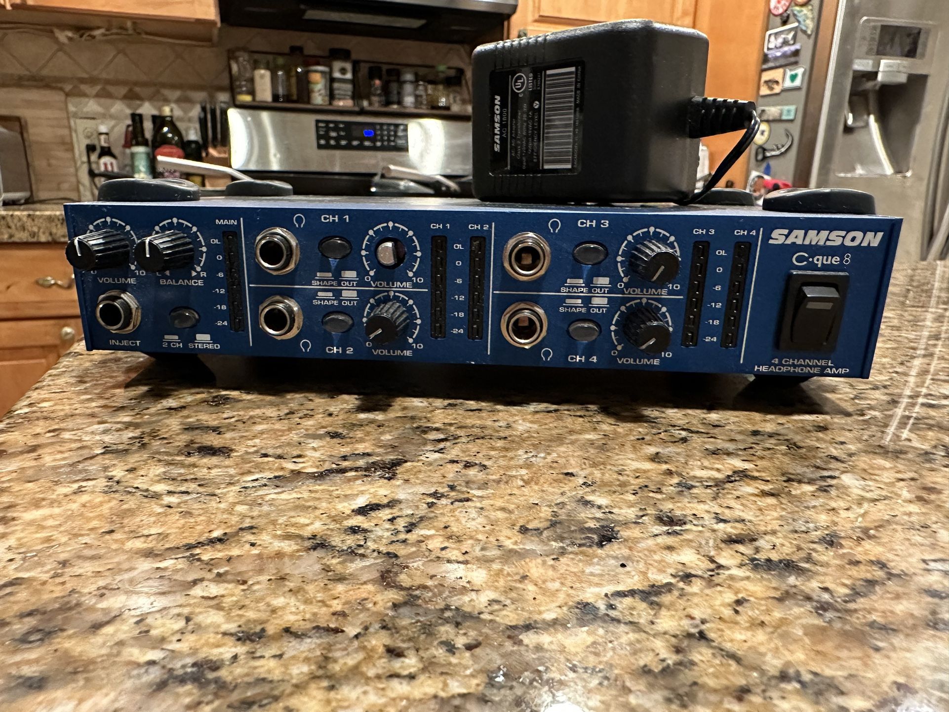 SAMSON C que Headphone Amplifier