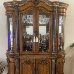 China Cabinet In Great Condition