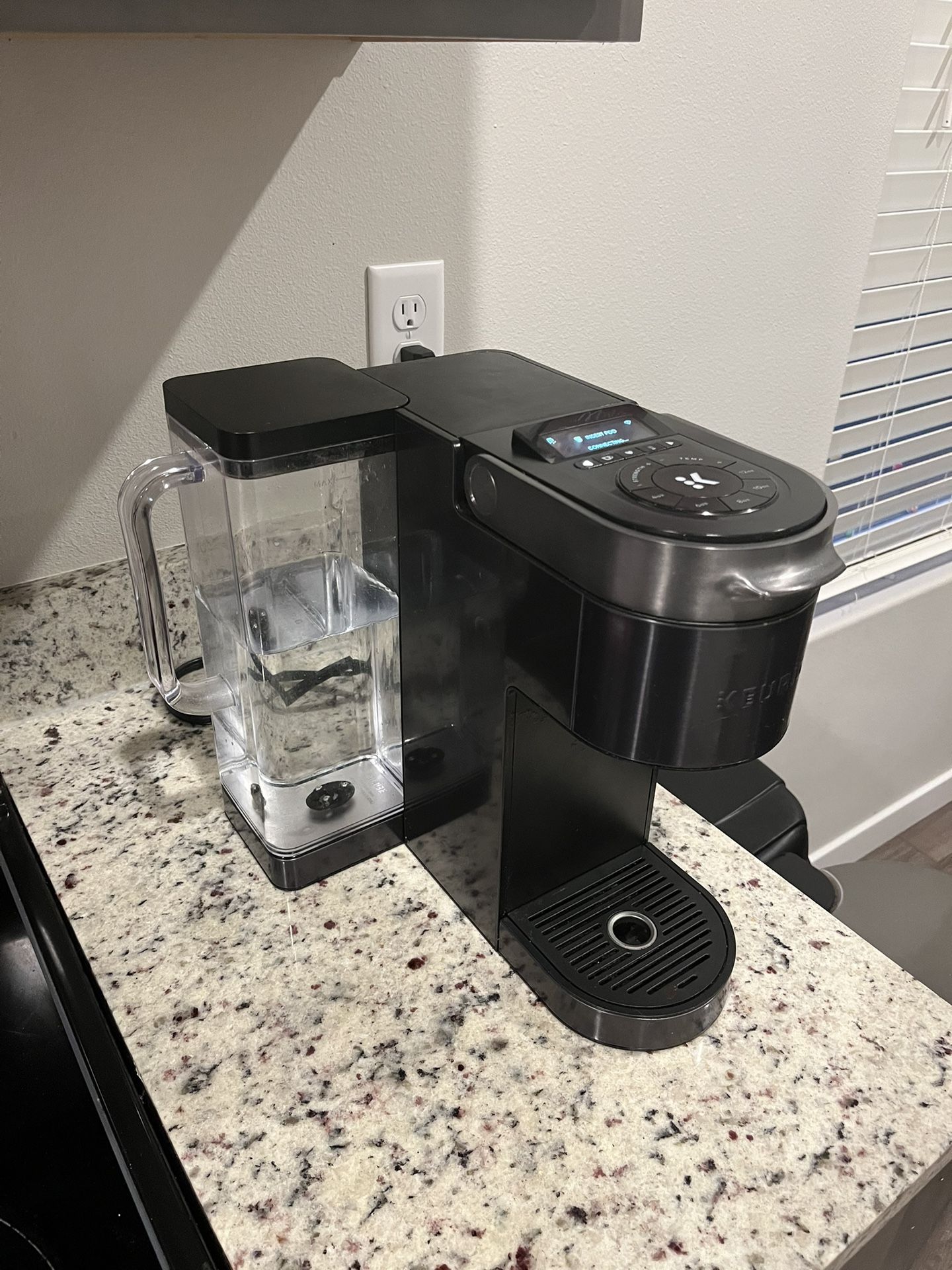 Keurig K-Supreme PlusĀ® SMART Single Serve Coffee Maker