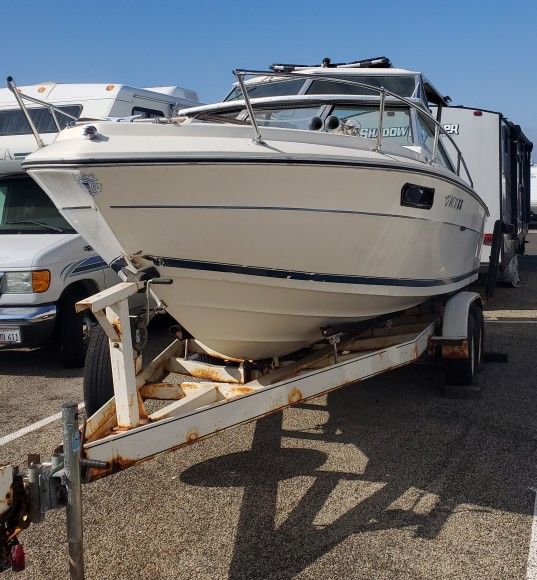 1978 SeaRay 22 Foot Cubby Cabin