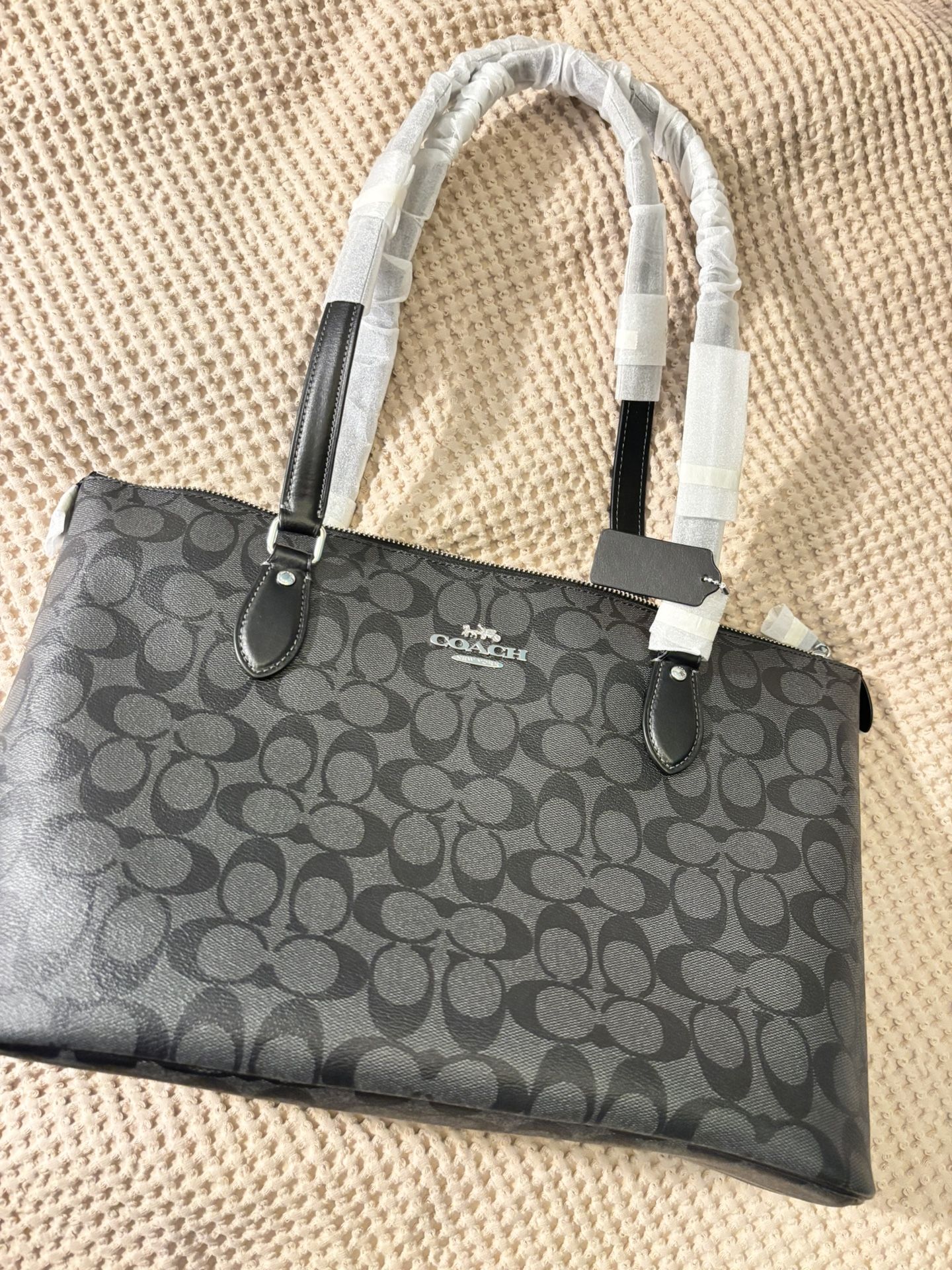 Coach Tote Bag In Signature Canvas