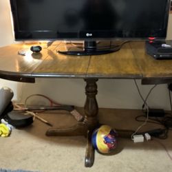Vintage Solid Wood Drop-Leaf Table – Space Saving & Sturdy
