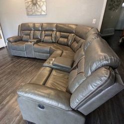 New Power Recliner Sectional Couch / Free Delivery 