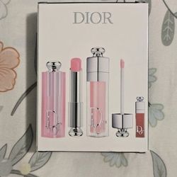 Dior Addict Set
Hydrating Lip Balm and Plumping Lip Gloss