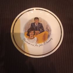 Vintage  President  and Mrs. John F.  Kennedy  9" Commemorative  Plate
