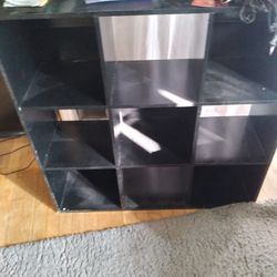 2 Ice Cubs Color Black 