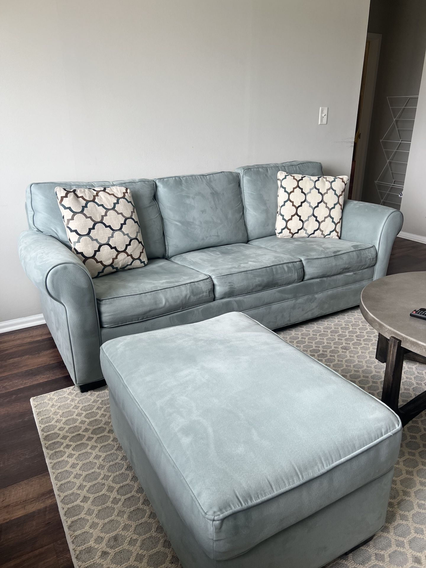 Selling Glendora Queen Microfiber Sleeper Sofa, from Raymour and Flanigan.  L: 88.5 x W: 37.5 x H: 37 Light blue -Suede/Microfiber/Matress size: Queen