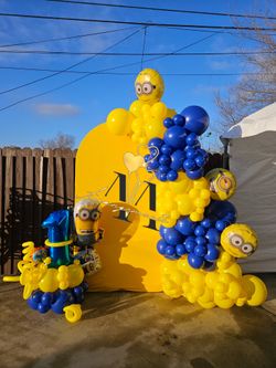 Minions background balloons