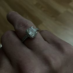 Platinum Ring With 2 Carat Diamonds 
