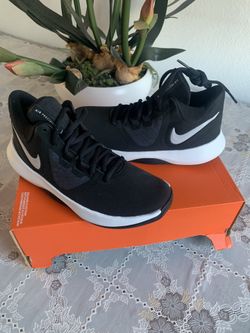New Boys Nike Shoes Size:5 Tennis Nuevos De Niño Talla:5 Oxnard, CA 93033 $45