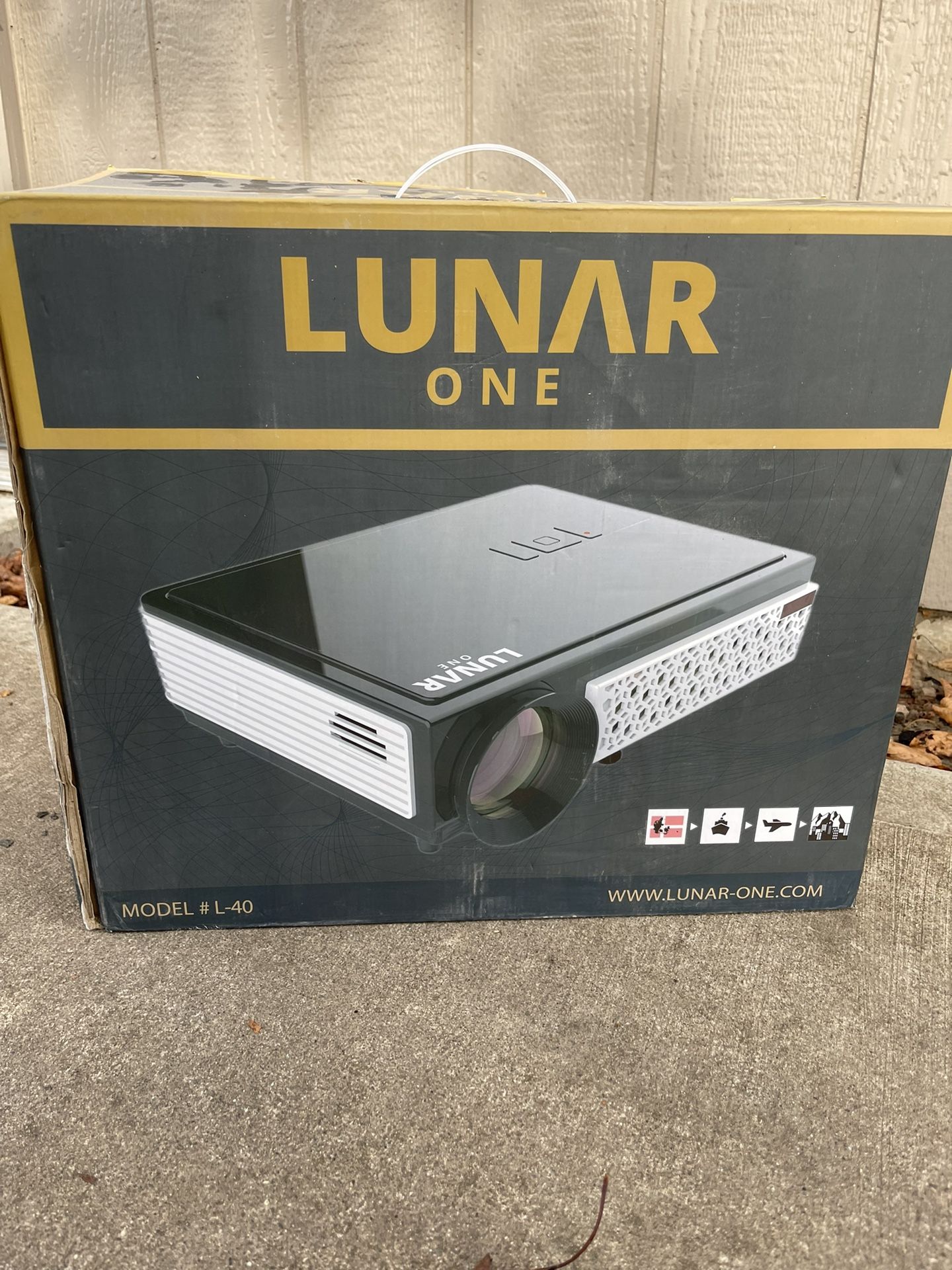 Calista Projector Lunar One and Projector Screen