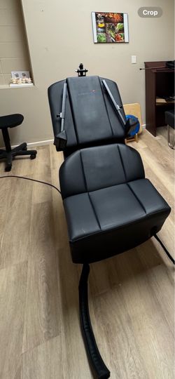 Back on trac spinal decompression chair