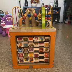 B. toys Wooden Activity Cube - Zany Zoo