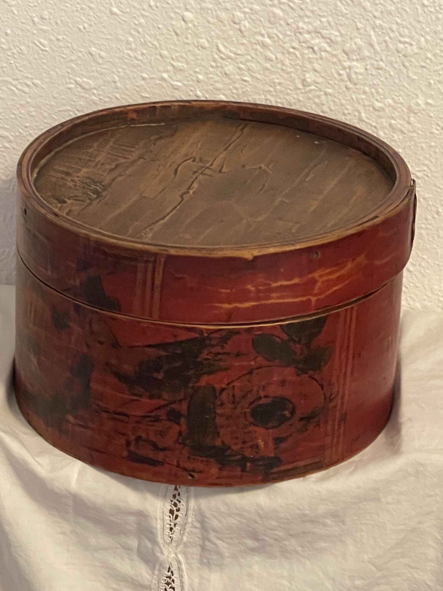 Early 1900s Antique Chinese Lacquer Wood Hat Box Decorated Scene on Front