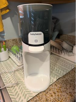 Baby Brezza warmer and dispenser