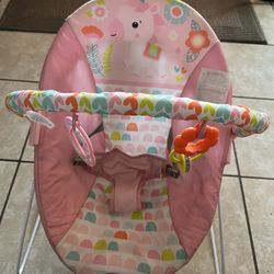 Baby basics for low price: Baby Chair & Baby Bathtub